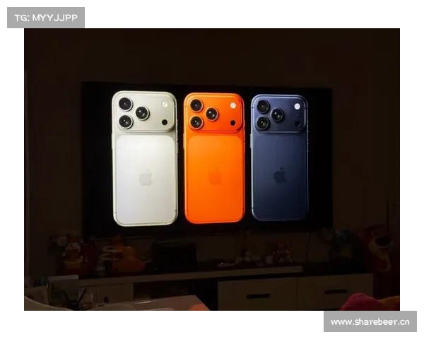 “丑到无语”:iPhone 17 Pro出新款橙色外观,喜欢与讨厌两极分化 “丑到无语”:iPhone 17 Pro出新款橙色外观,喜欢与讨厌两极分化